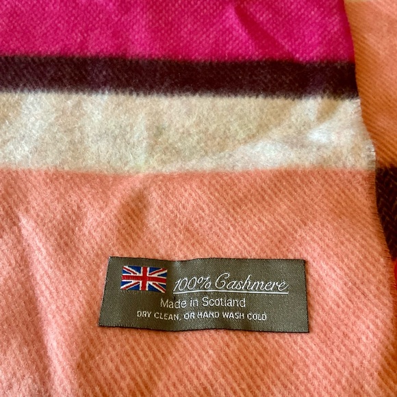 Luxurious Cashmere Scarf - Pink and Brown - Picture 5 of 6